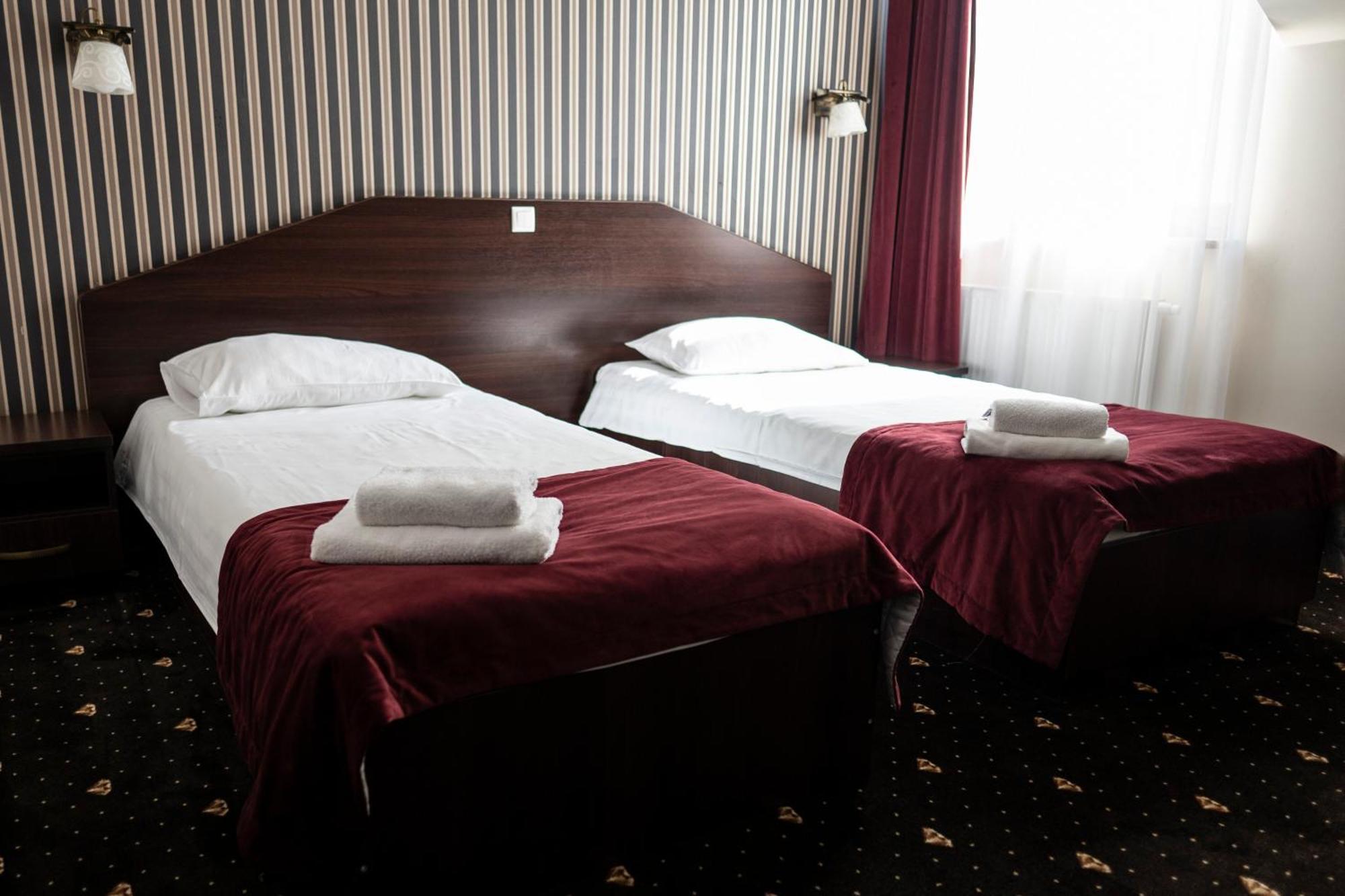 Hotel Podzamcze Góra Kalwaria Exterior foto